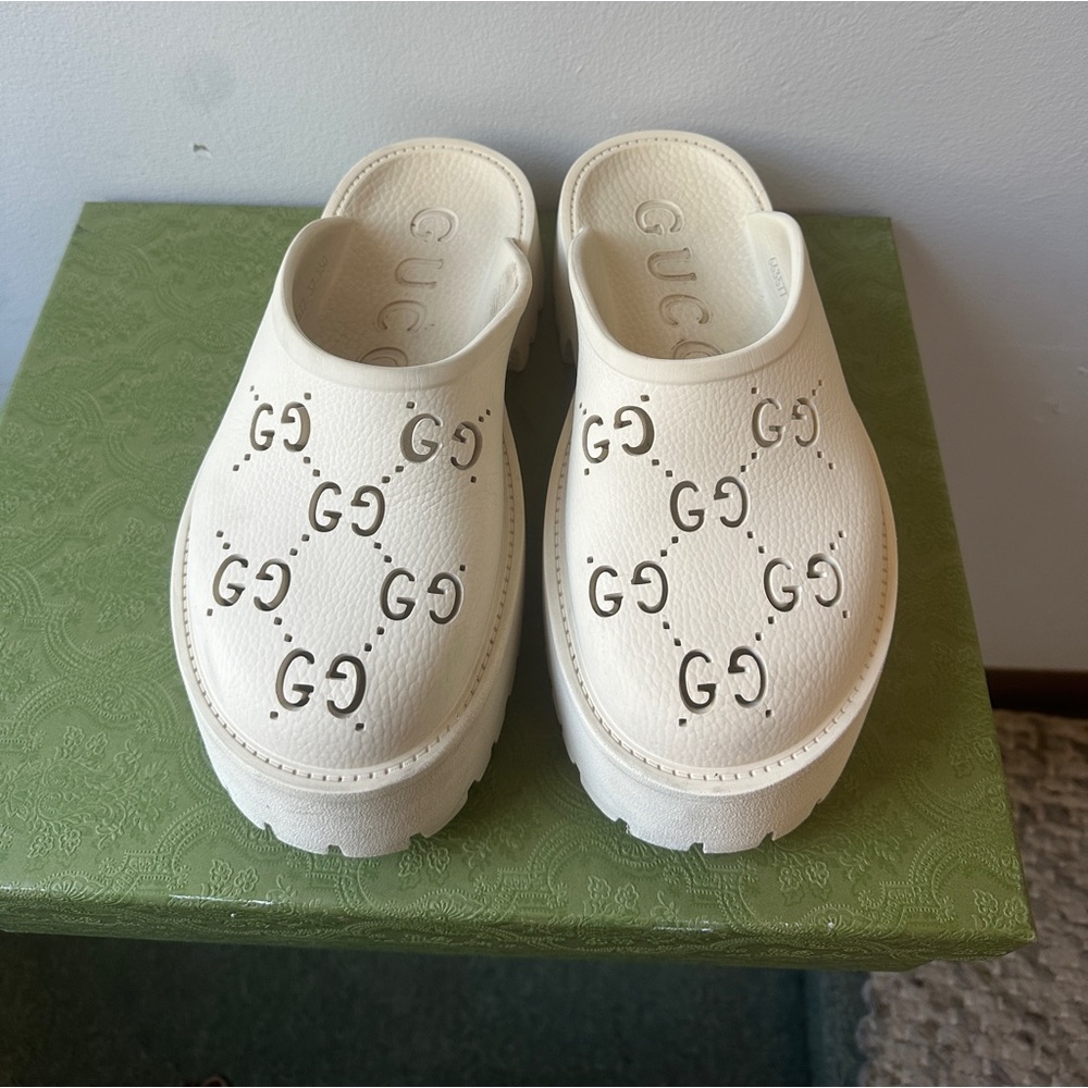 GUCCI WOMEN'S PLATFORM PERFORATED G SANDAL